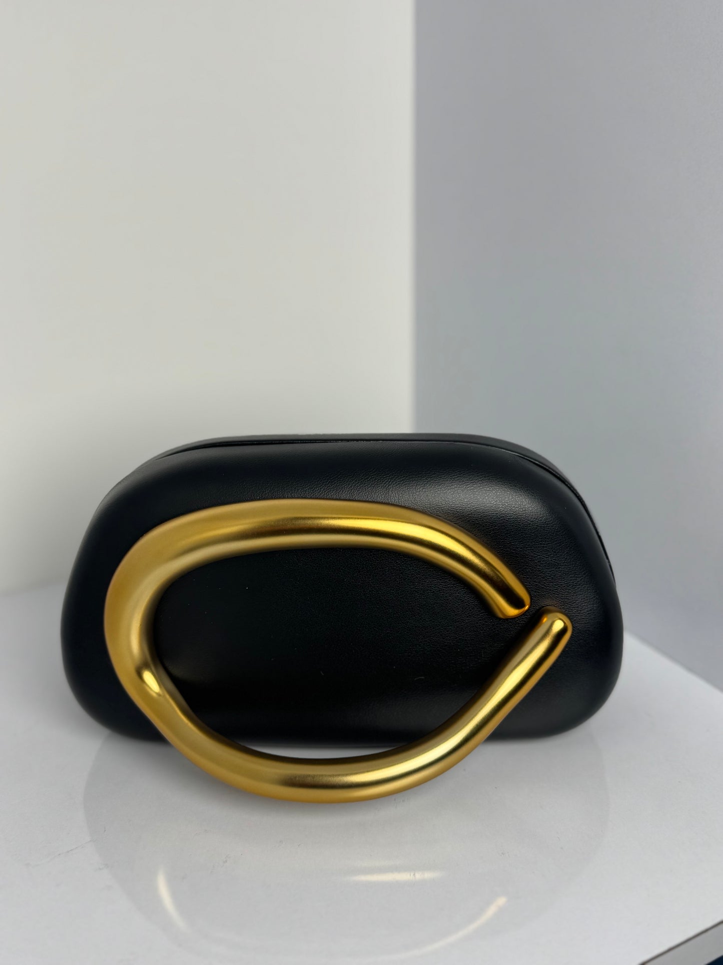 Black Handle Clutch