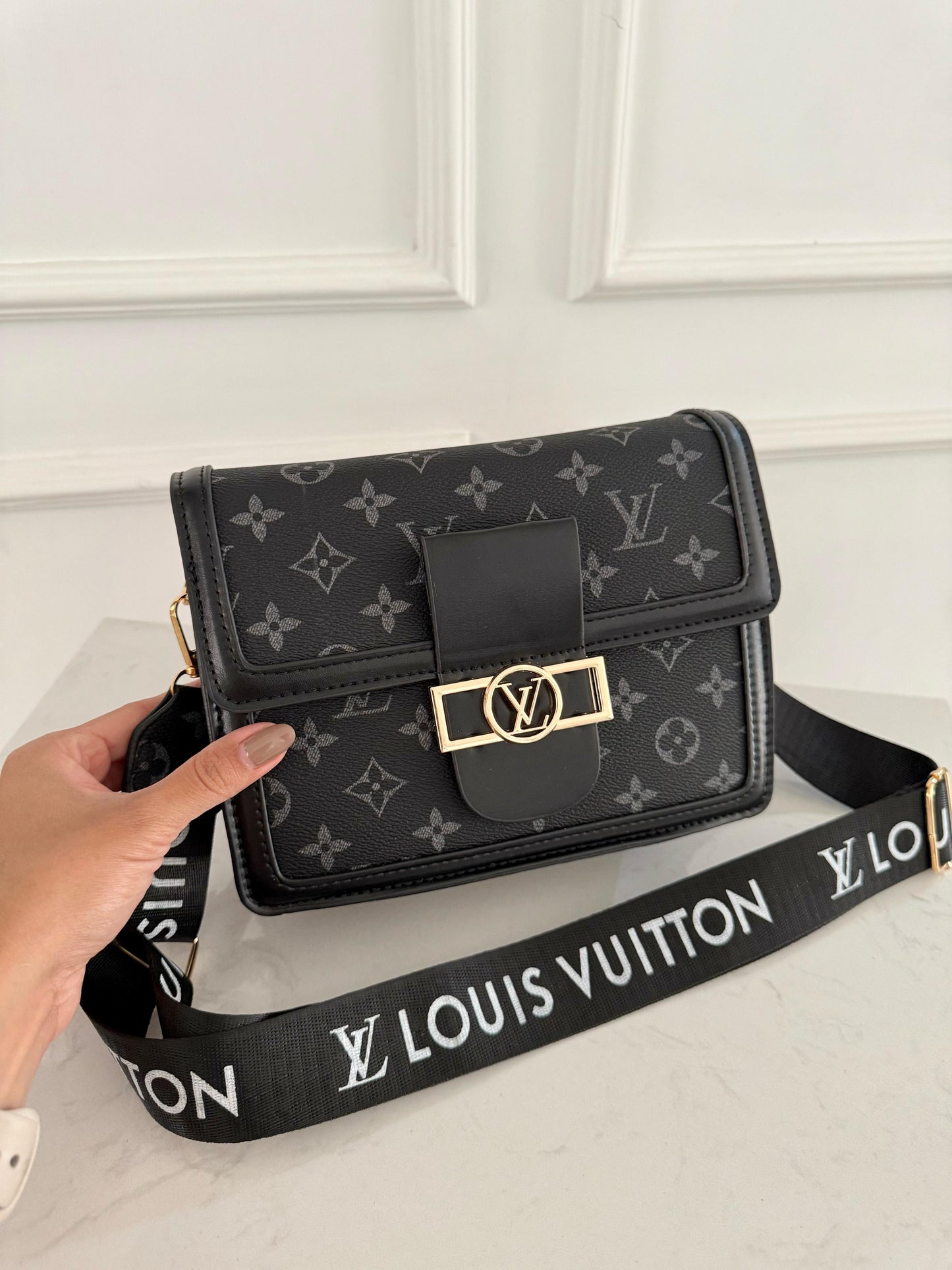 LV Crossbody Bag (3 colores)